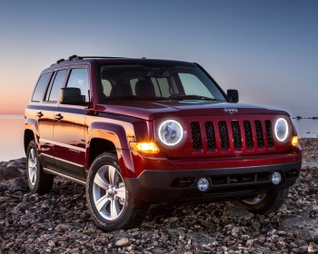   Ангельские глазки на Jeep Patriot 2007-2015