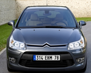   Ангельские глазки на Citroen C4